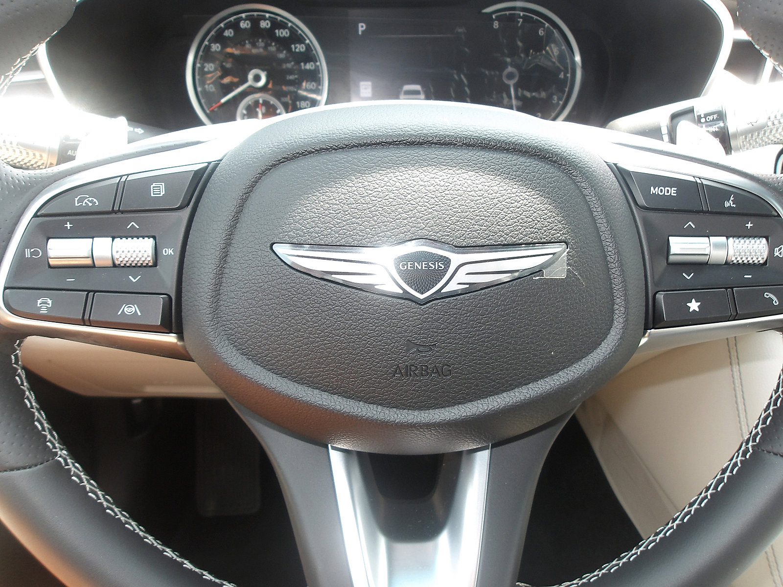 Used 2025 Genesis G70 2.5T image 17
