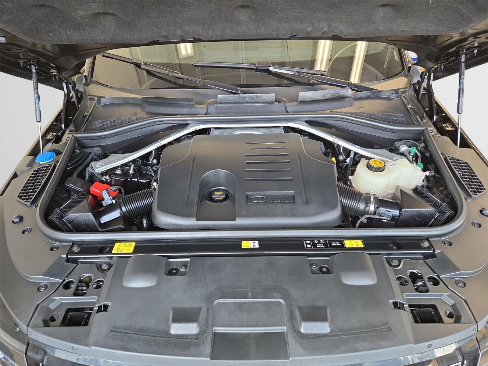 Used 2024 Land Rover Range Rover Sport Dynamic SE image 8