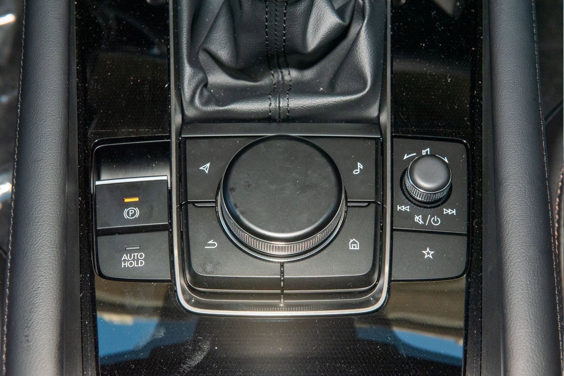 New 2025 MAZDA MAZDA3 2.5 S Hatchback w/ Premium Pkg image 21