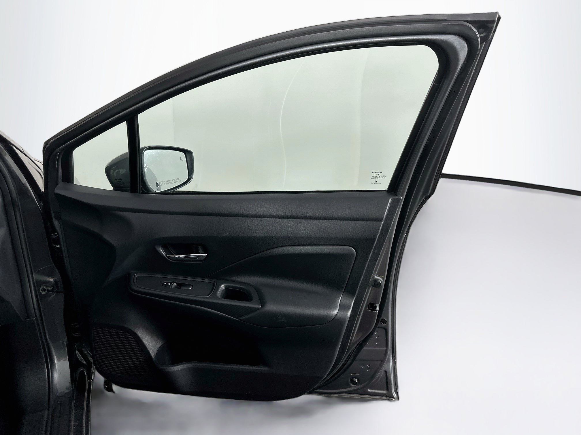 Used 2025 Nissan Versa SV FWD image 29