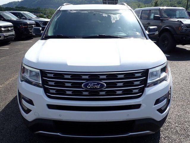 Used 2017 Ford Explorer XLT w/ Equipment Group 202A AWD/4WD image 9