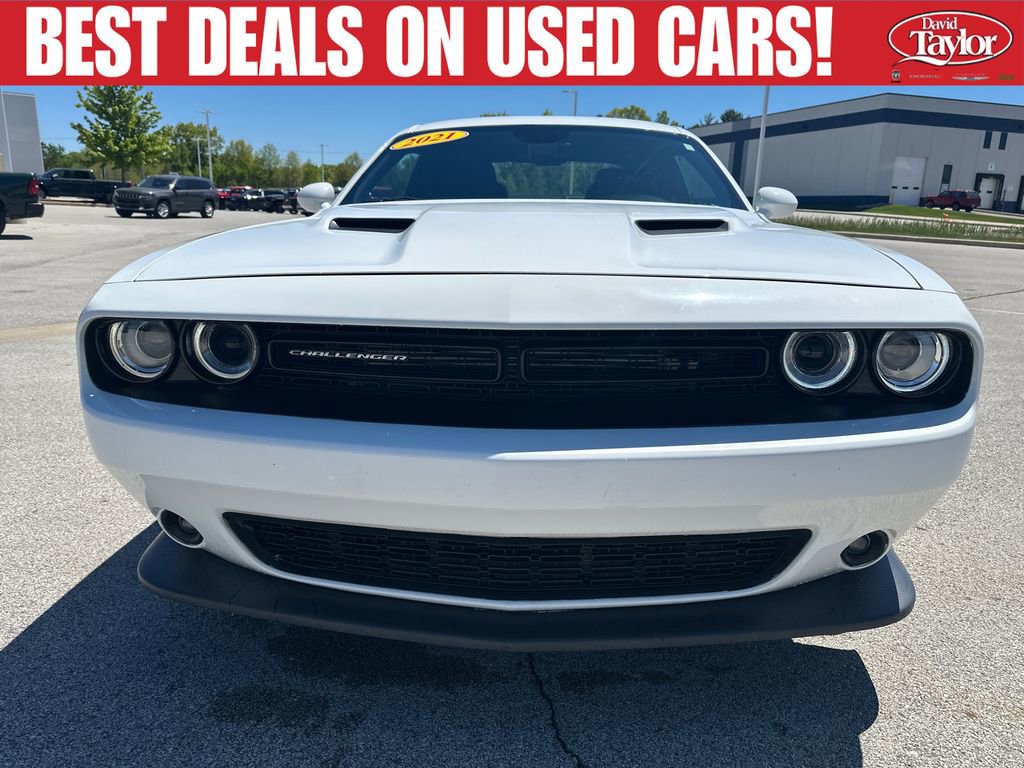 Used 2021 Dodge Challenger SXT RWD image 8