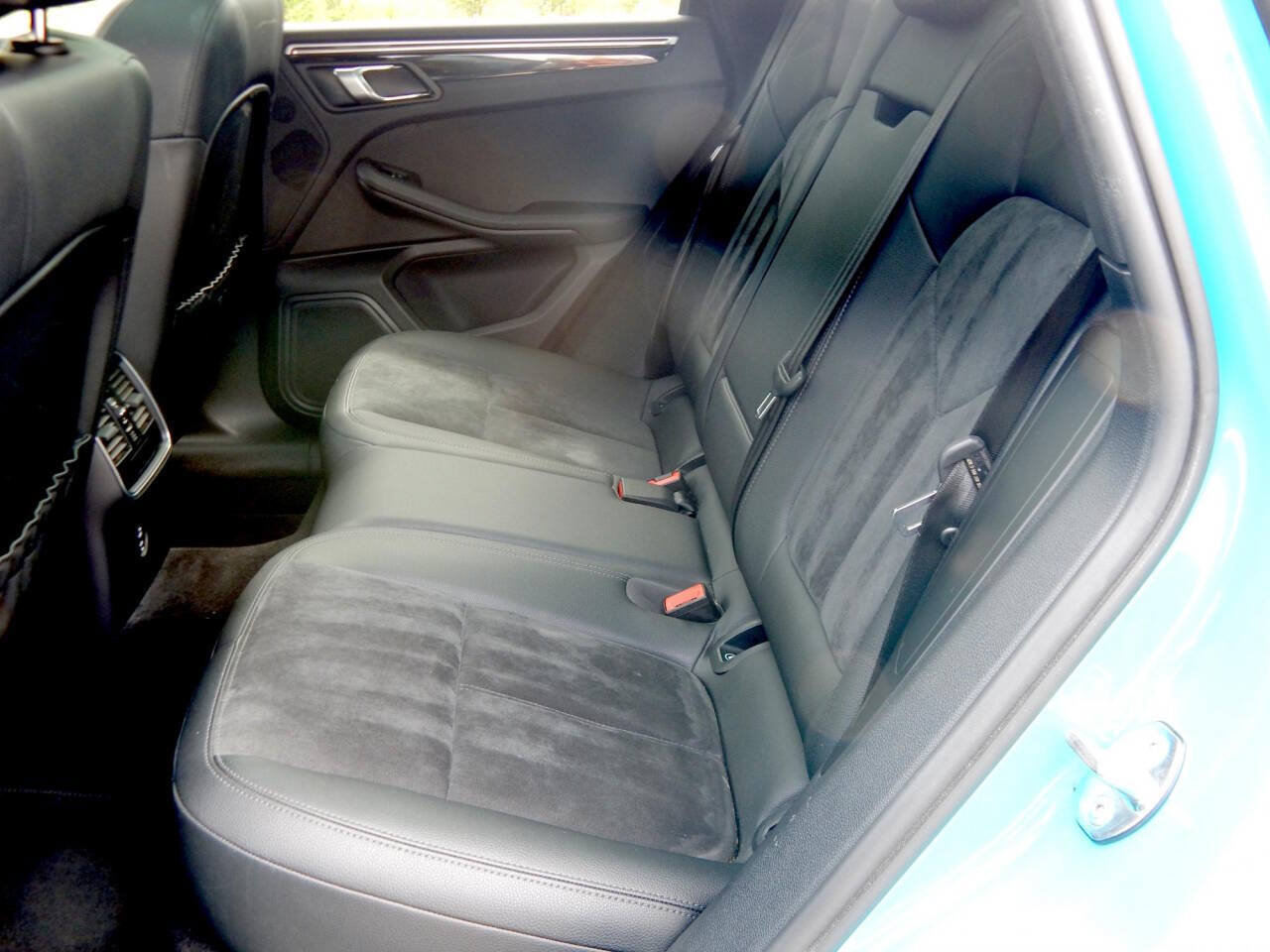 Used 2021 Porsche Macan AWD/4WD image 13