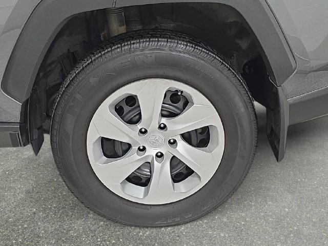 Certified 2023 Toyota RAV4 LE AWD/4WD image 29