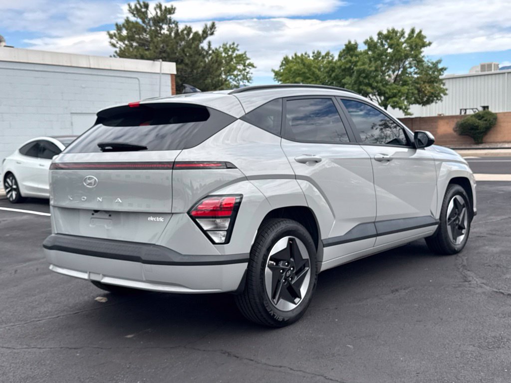 Used 2024 Hyundai Kona SEL FWD image 8