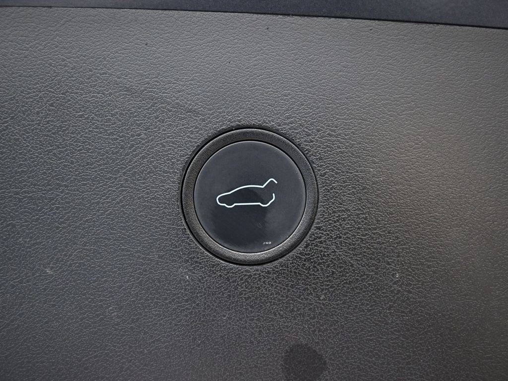 Used 2021 Tesla Model X Long Range image 15