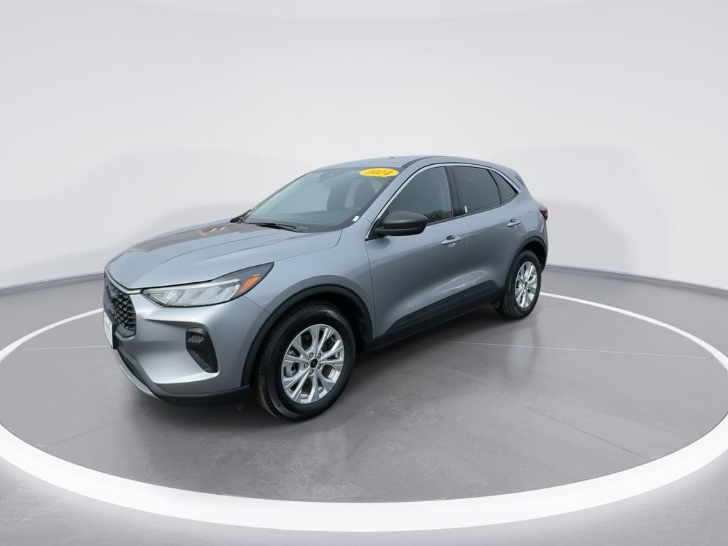 Used 2024 Ford Escape Active w/ Cold Weather Package image 4