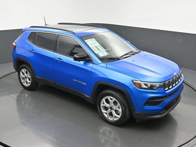 New 2025 Jeep Compass Latitude w/ Sun & Sound Group AWD/4WD image 44