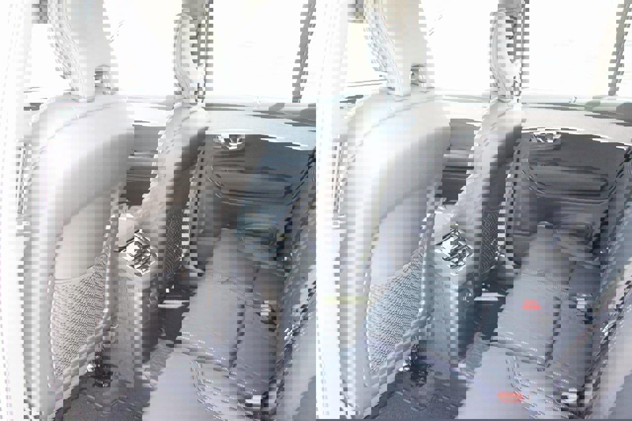 New 2025 Volvo XC90 T8 Ultra w/ Protection Package Premier image 24