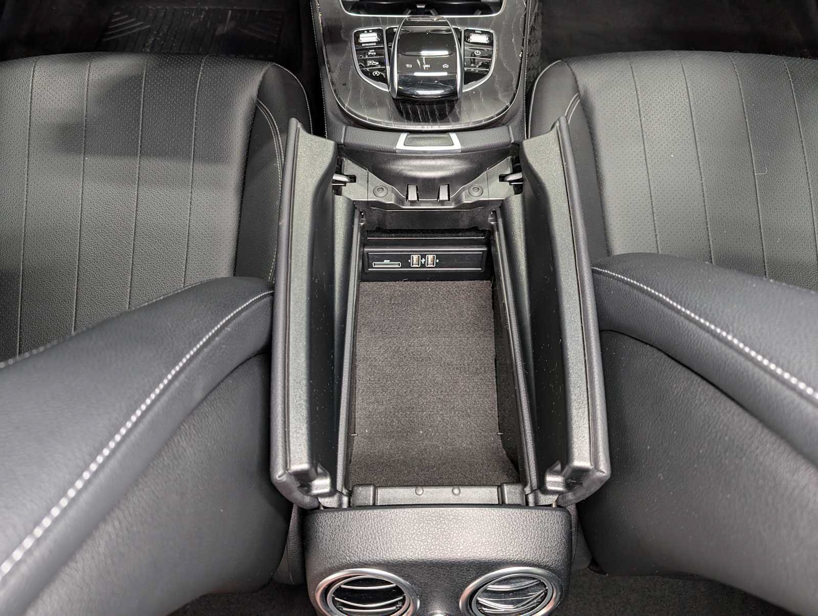 Certified 2019 Mercedes-Benz E 300 4MATIC image 22