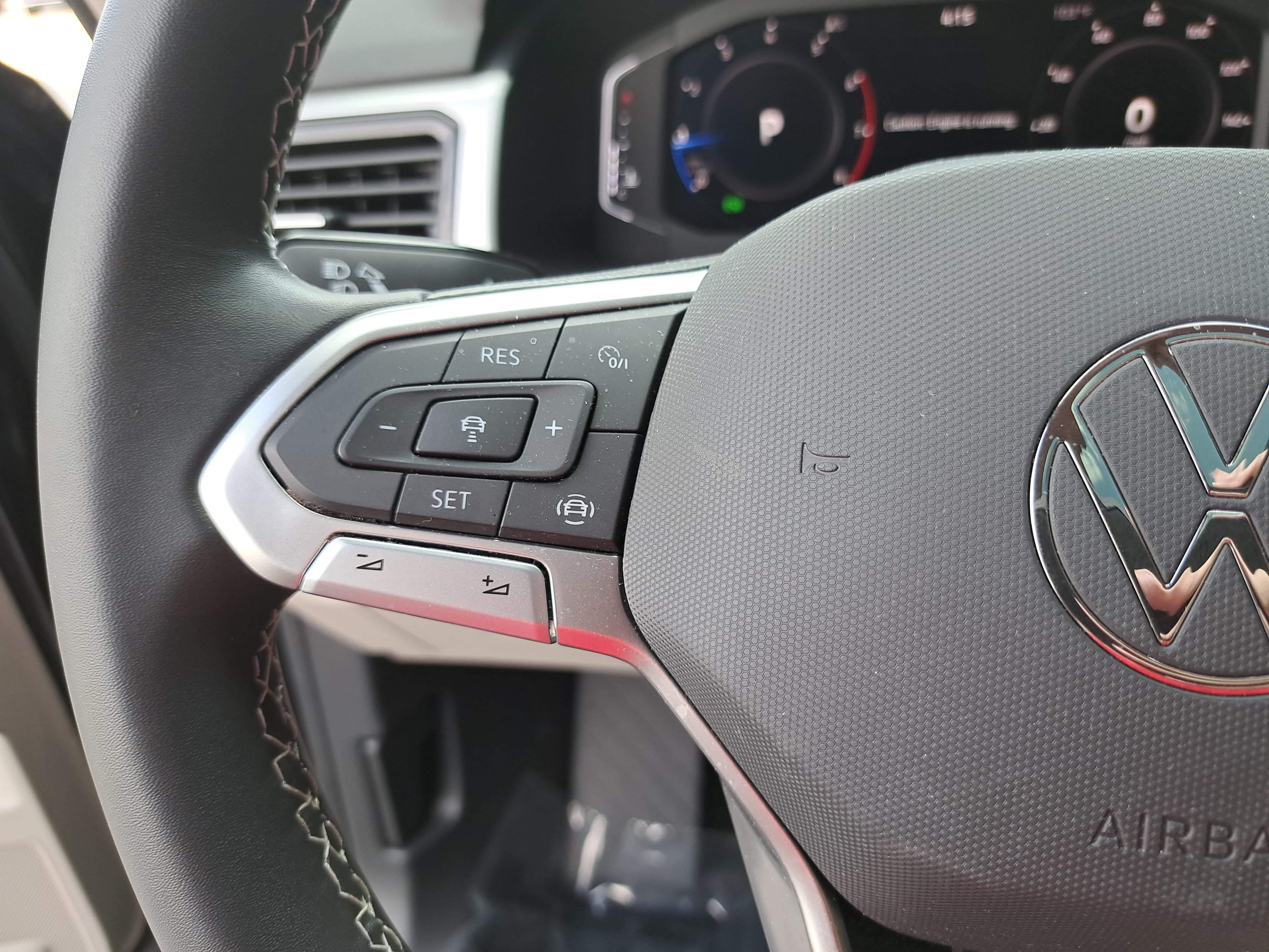 Used 2023 Volkswagen Atlas SE w/ Panoramic Sunroof Package FWD image 18