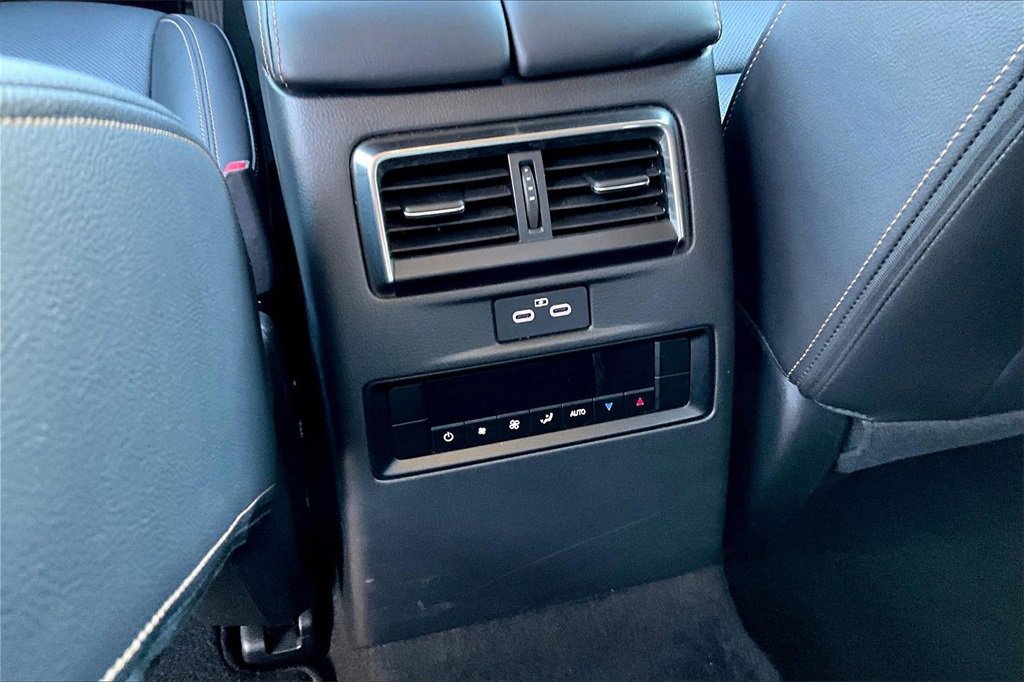 Certified 2025 MAZDA CX-70 3.3 Turbo w/ Preferred Package image 22