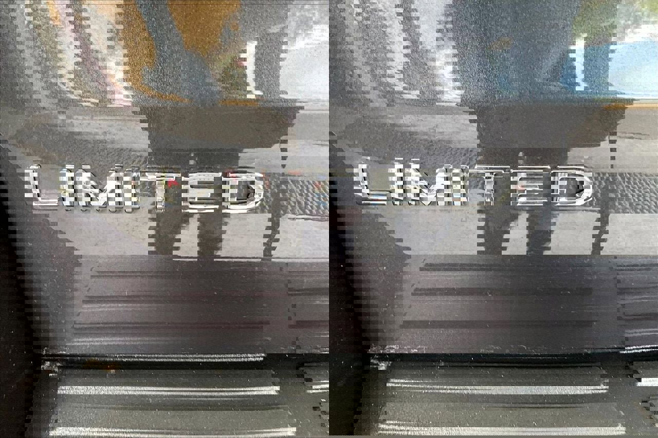 Used 2024 Ford Expedition Limited image 31