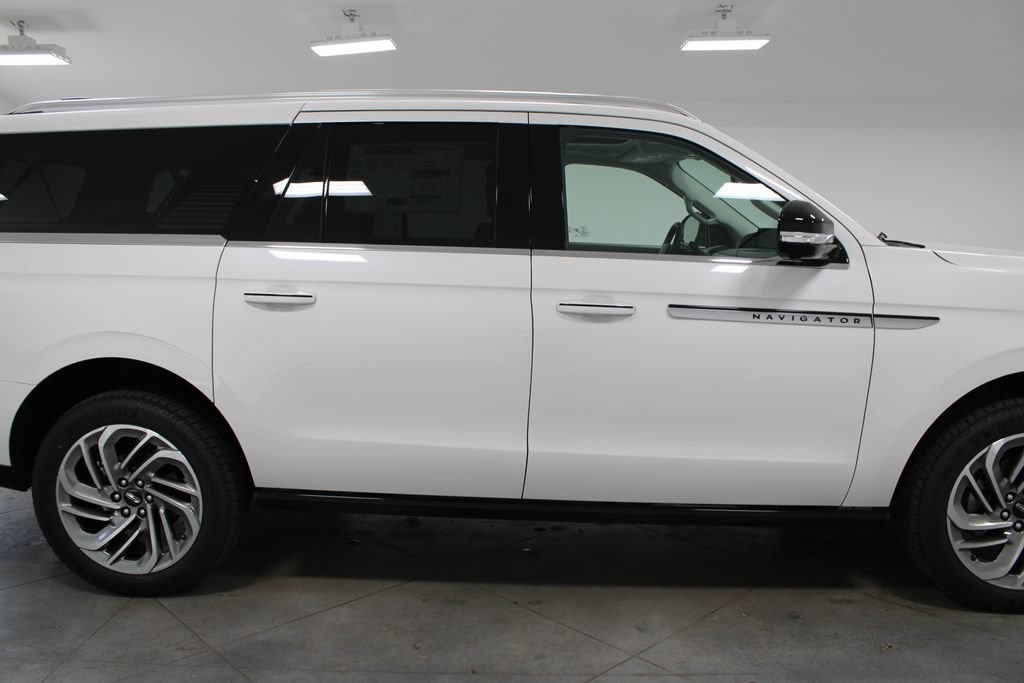 New 2026 Lincoln Navigator L Reserve AWD/4WD image 10