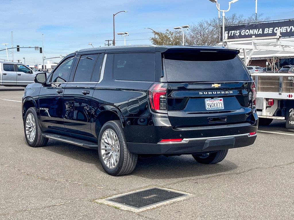 Used 2026 Chevrolet Suburban LS image 2