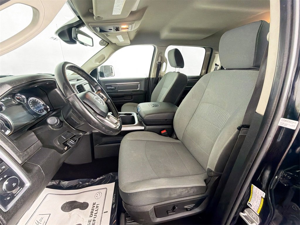 Used 2022 RAM 1500 Classic SLT w/ SLT Plus D￩cor Group image 18