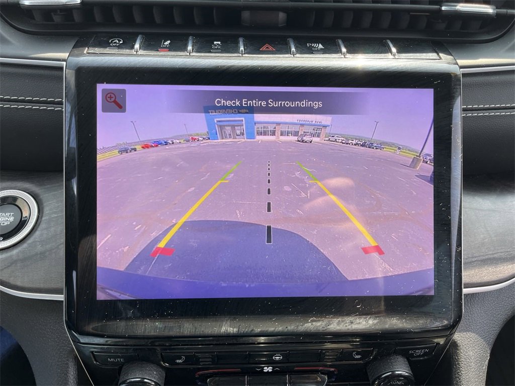 Used 2023 Jeep Grand Cherokee L Limited w/ Black Appearance Package image 15