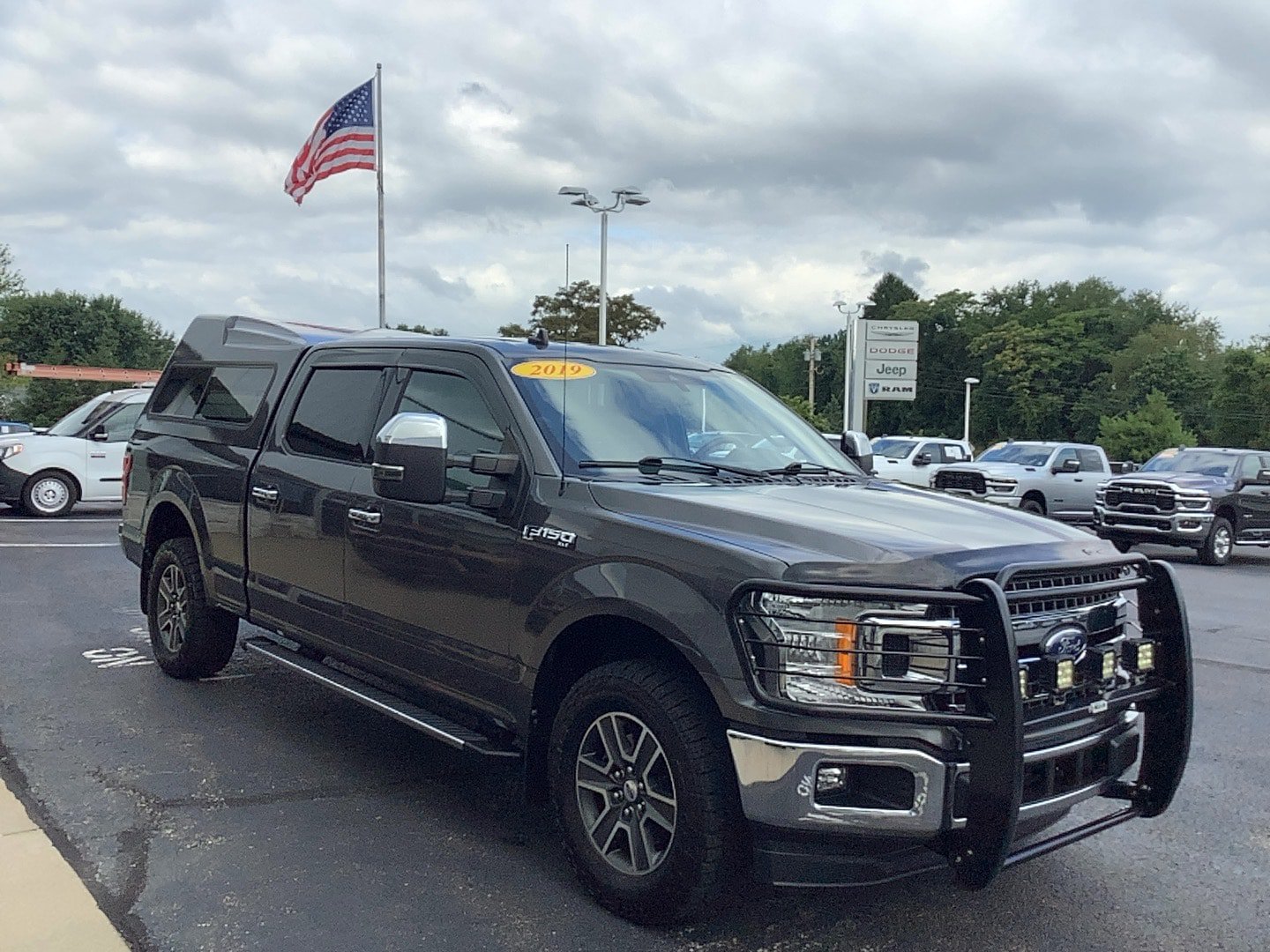 Used 2019 Ford F150 XLT w/ Equipment Group 302A Luxury AWD/4WD image 3
