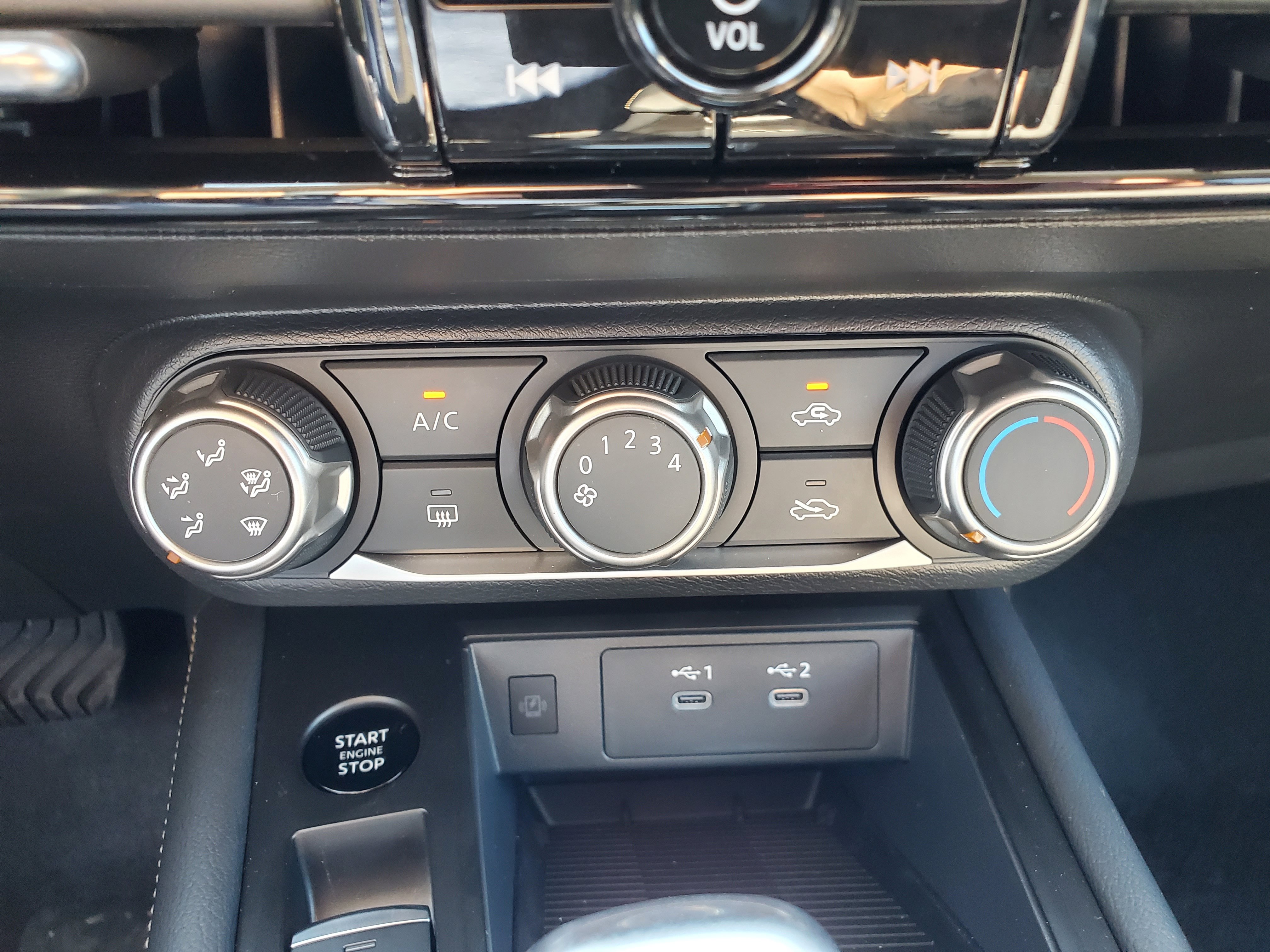 New 2025 Nissan Kicks SV w/ Illumination Package image 23