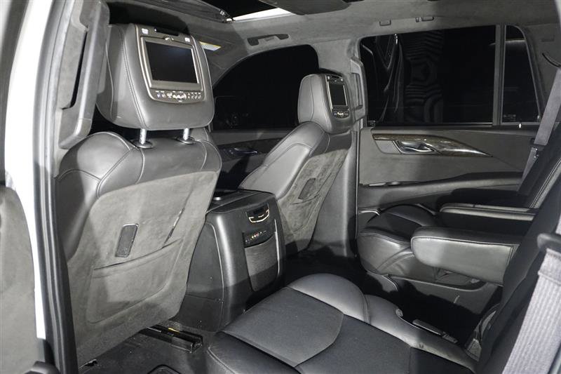 Used 2016 Cadillac Escalade Platinum image 28