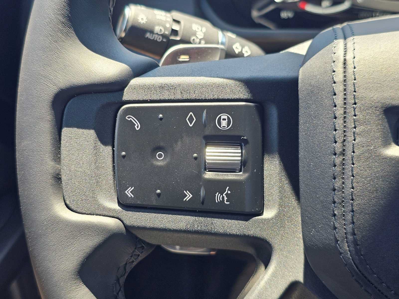 New 2026 Land Rover Defender 130 V8 AWD/4WD image 29
