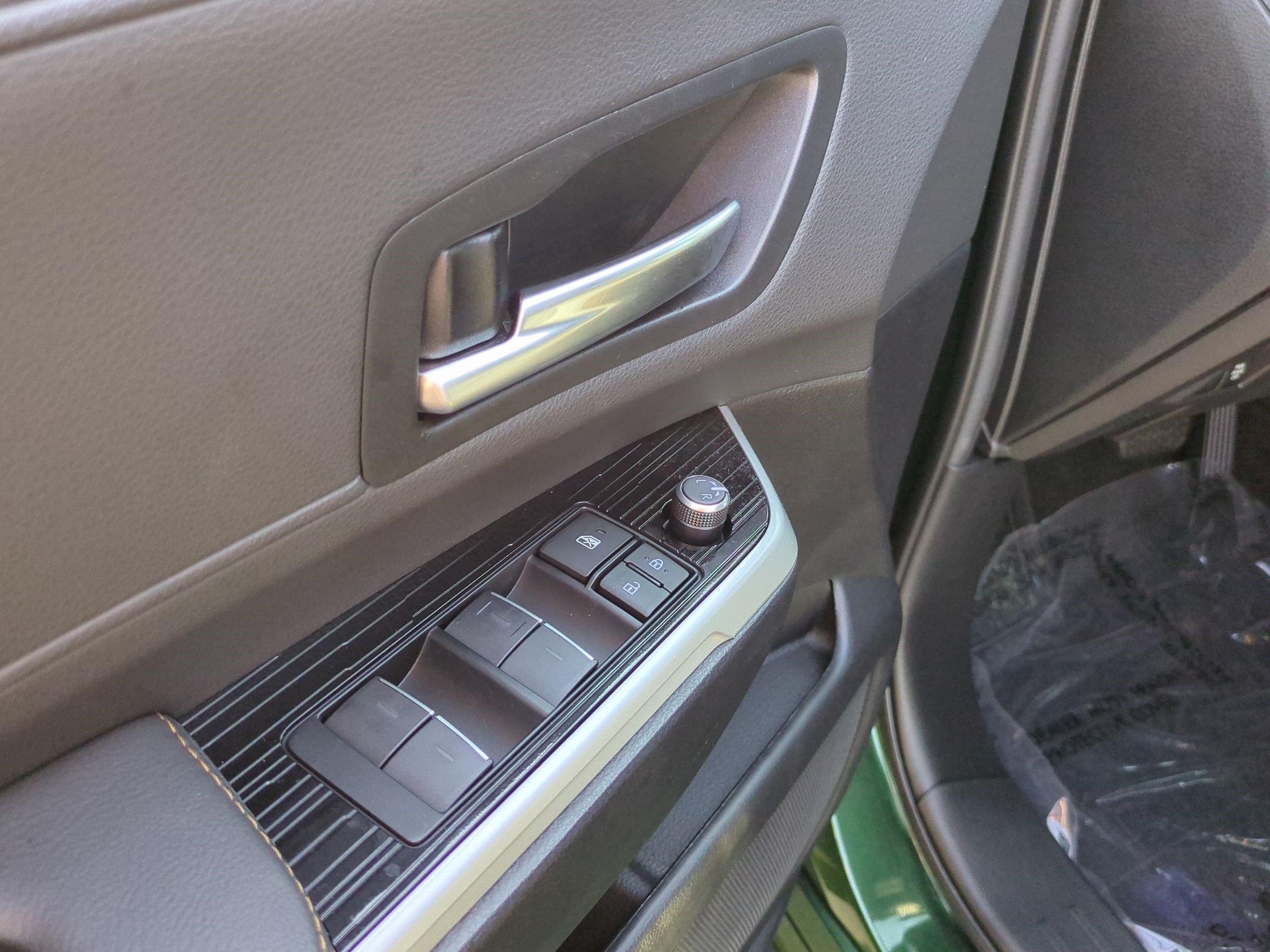 Used 2025 Toyota Sienna XLE Woodland Edition AWD/4WD image 15