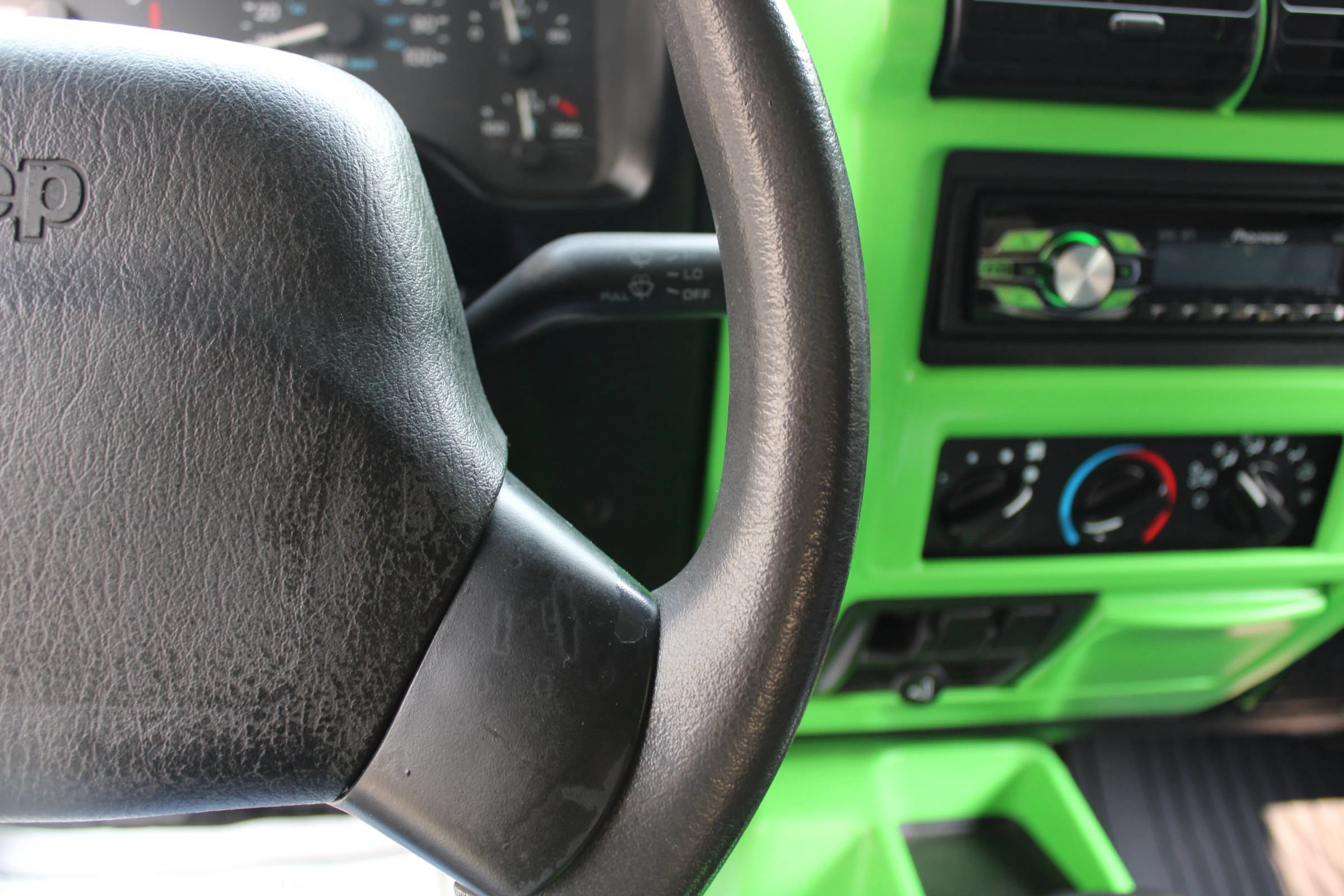 Used 1999 Jeep Wrangler SE AWD/4WD image 8