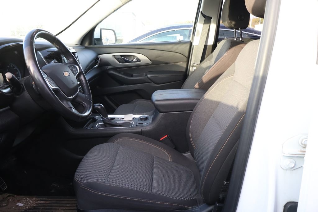 Used 2018 Chevrolet Traverse LT image 12