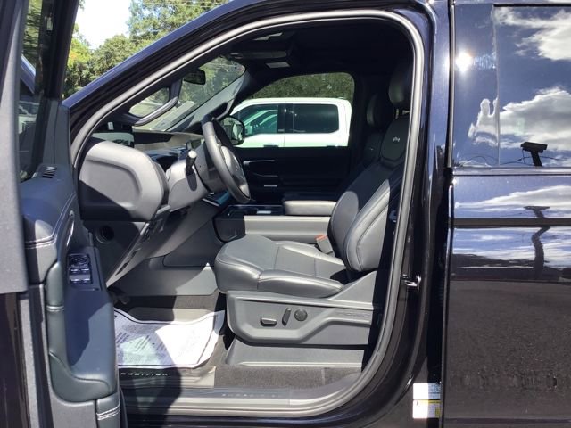 New 2025 Ford Expedition Platinum w/ Stealth Performance Package image 11