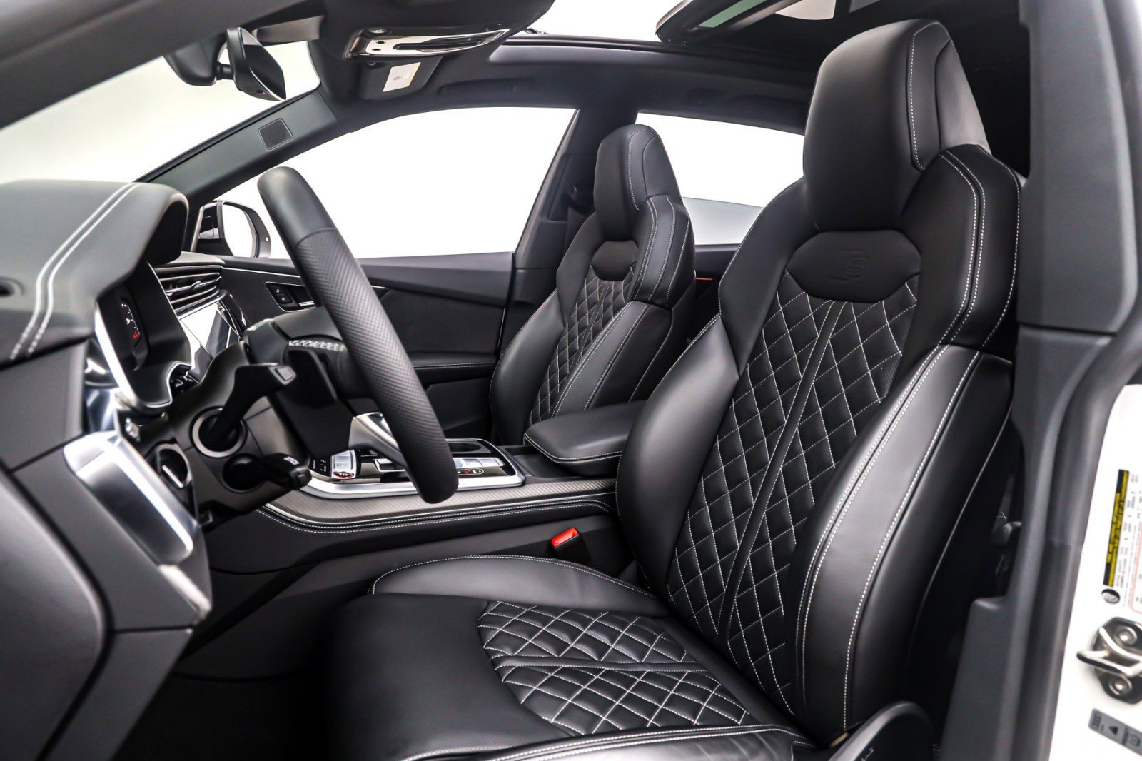 Used 2024 Audi SQ8 Premium Plus w/ Executive Package image 18