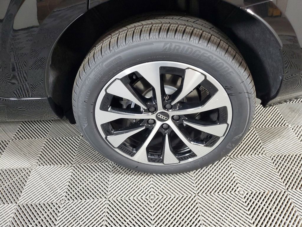 New 2026 Audi Q3 quattro 2.0T AWD/4WD image 10