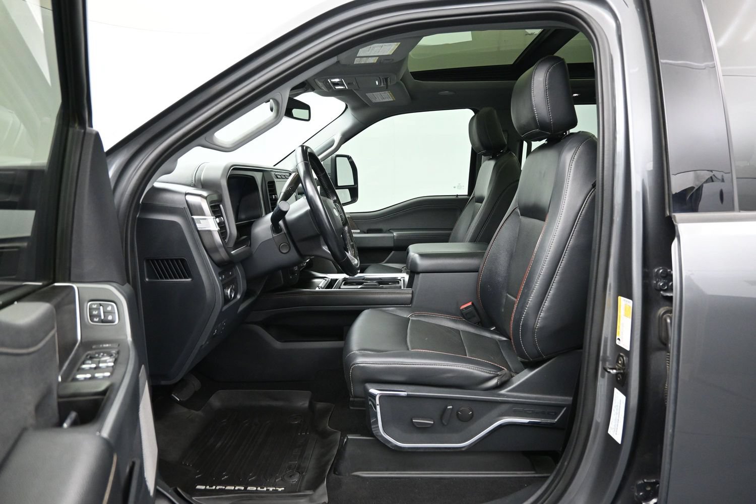Used 2023 Ford F250 Lariat w/ Lariat Ultimate Package AWD/4WD image 9