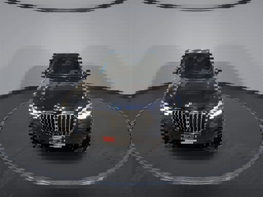 Used 2022 BMW X5 xDrive45e w/ M Sport Package image 3