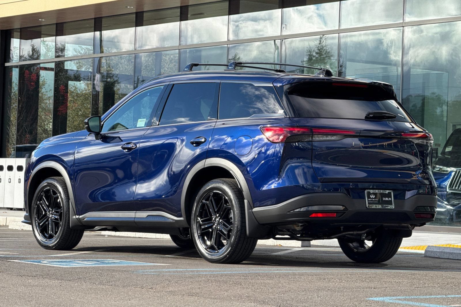 New 2026 INFINITI QX60 Sport w/ Dark Cargo Package AWD/4WD image 3