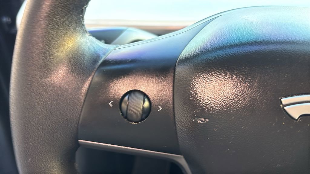 Used 2020 Tesla Model Y Long Range image 12