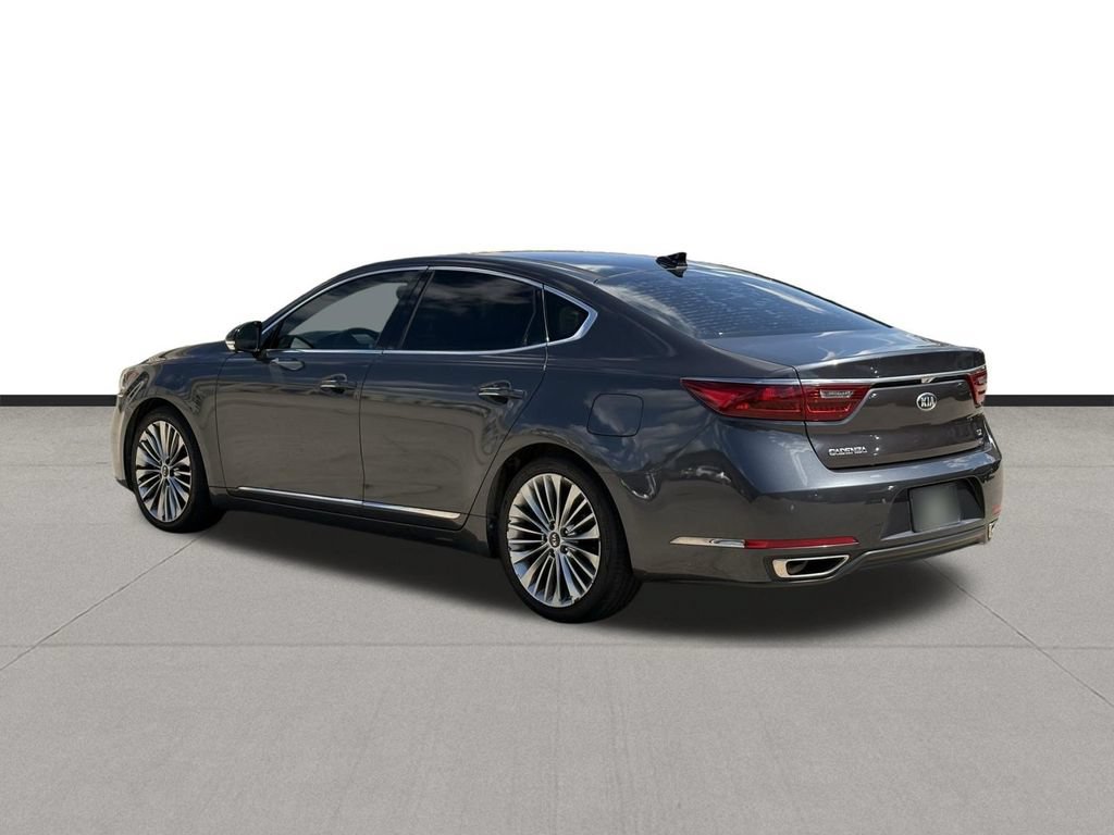 Used 2018 Kia Cadenza Limited FWD image 7