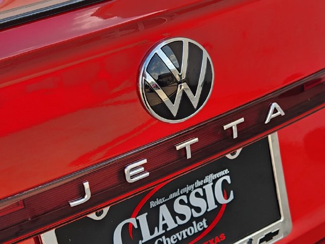 Used 2026 Volkswagen Jetta SE FWD image 9
