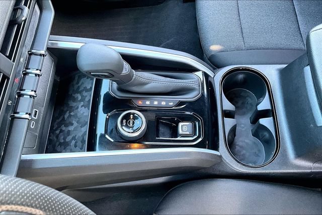 Used 2024 Chevrolet Colorado Trail Boss w/ Technology Package AWD/4WD image 19