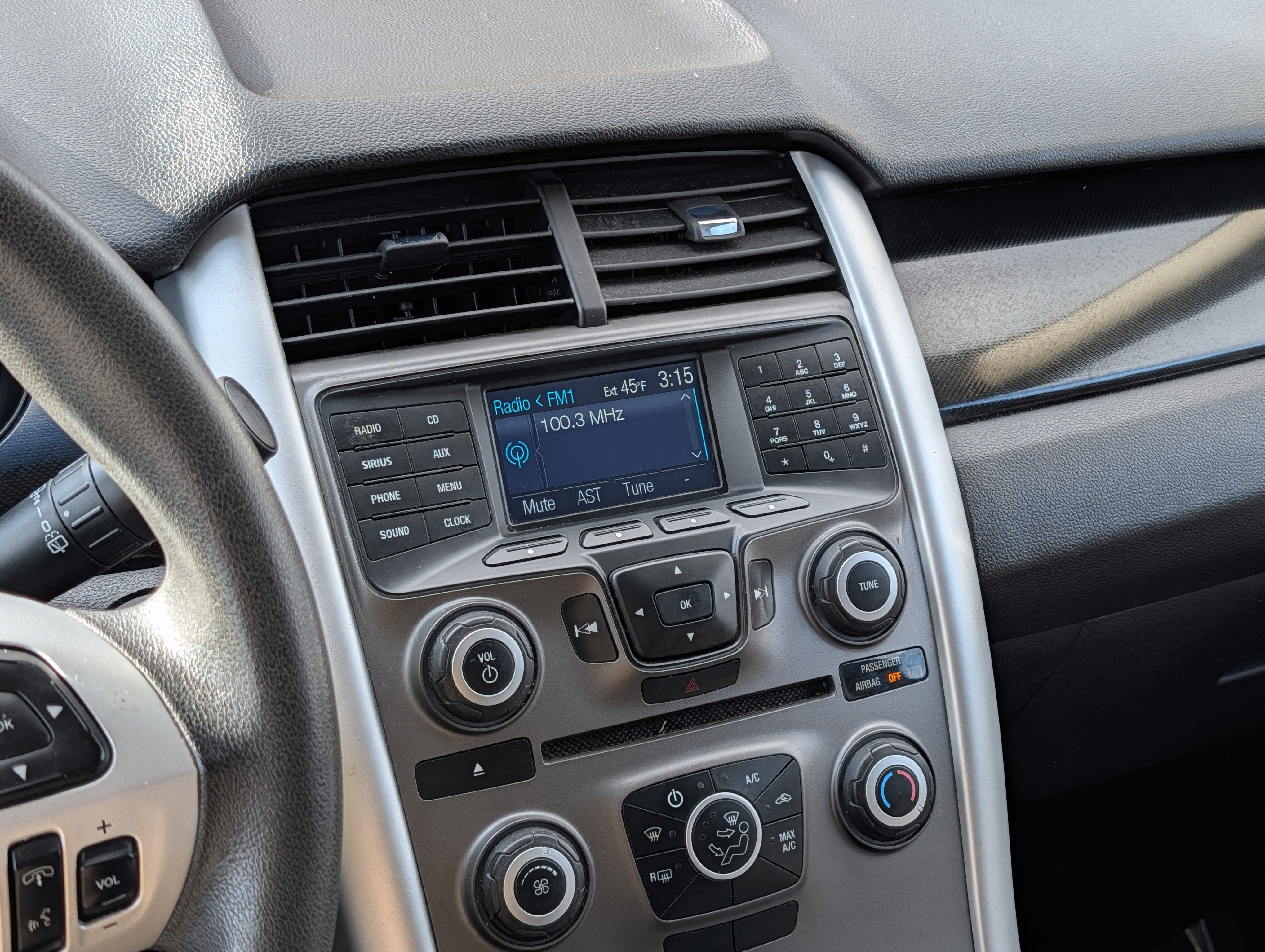 Used 2013 Ford Edge SE image 17