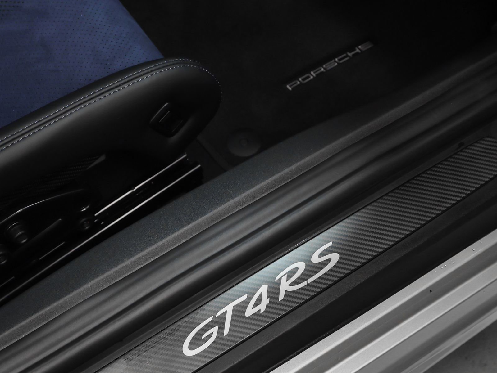 Certified 2025 Porsche 718 Cayman GT4 RS image 38