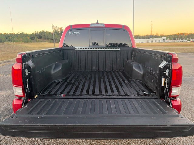 Used 2022 Toyota Tacoma SR AWD/4WD image 13
