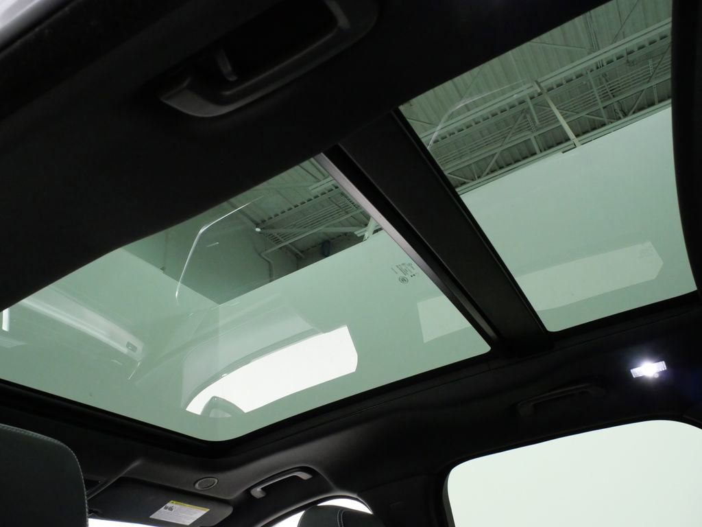 Used 2024 Jaguar F-PACE R-Dynamic S image 4