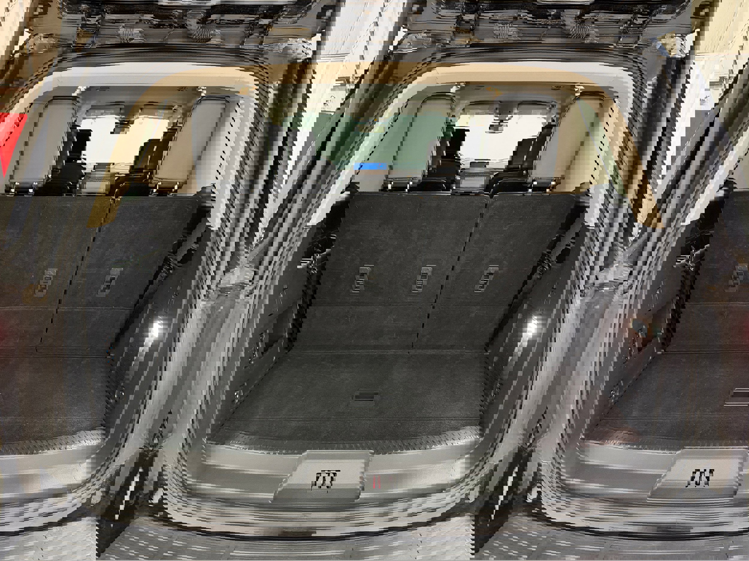 Certified 2024 Ford Expedition XLT image 32