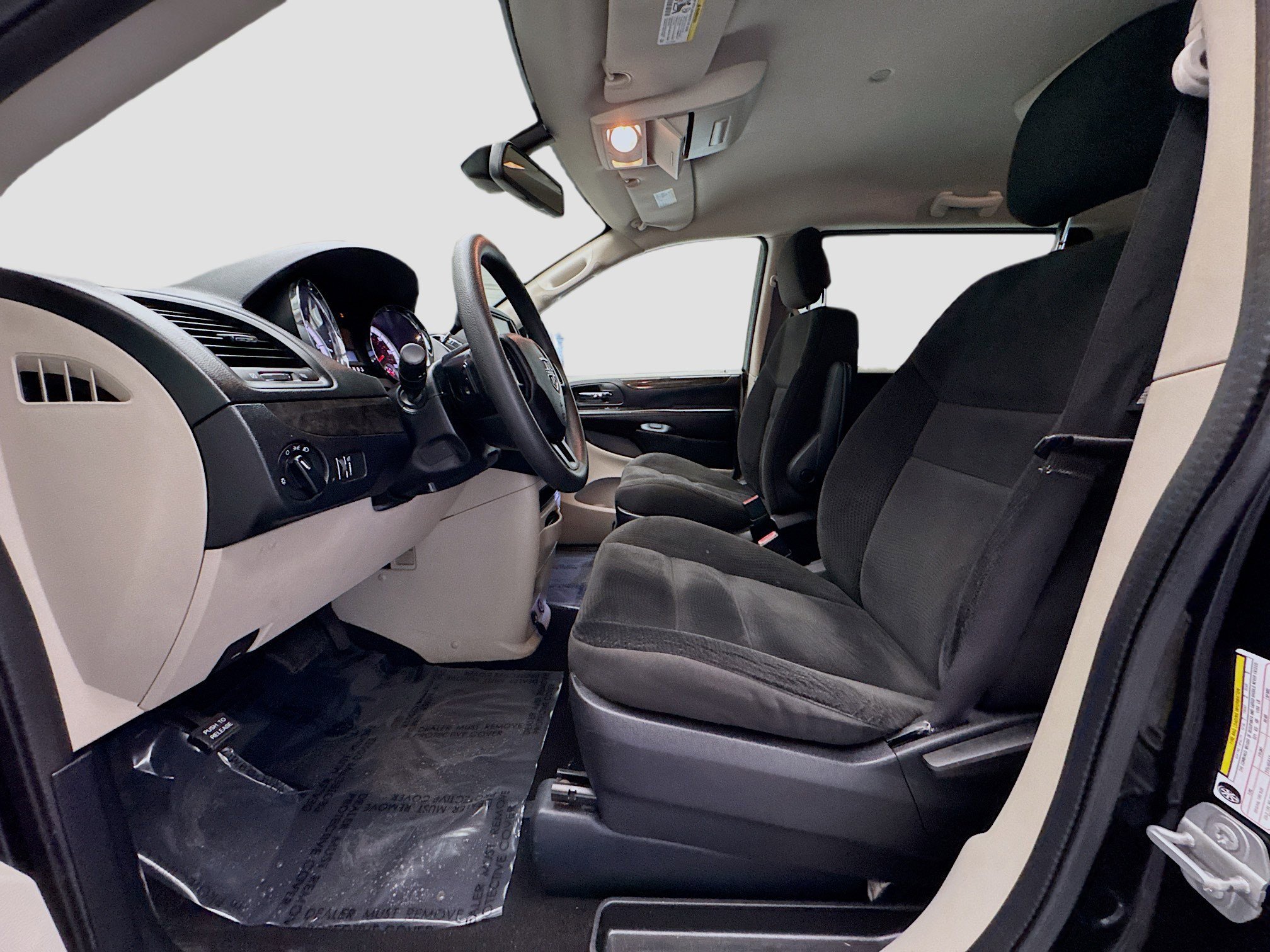 Used 2020 Dodge Grand Caravan SE image 13