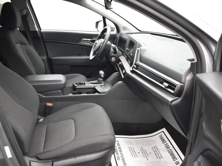 Used 2024 Kia Sportage LX image 16