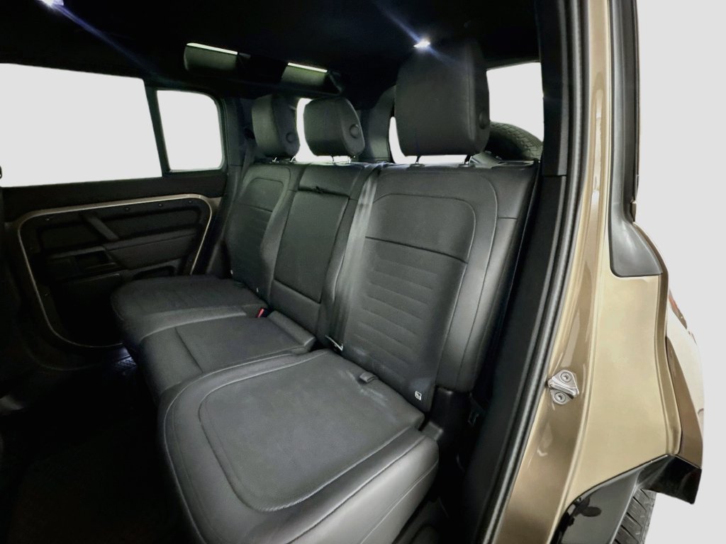 Used 2025 Land Rover Defender 110 AWD/4WD image 26