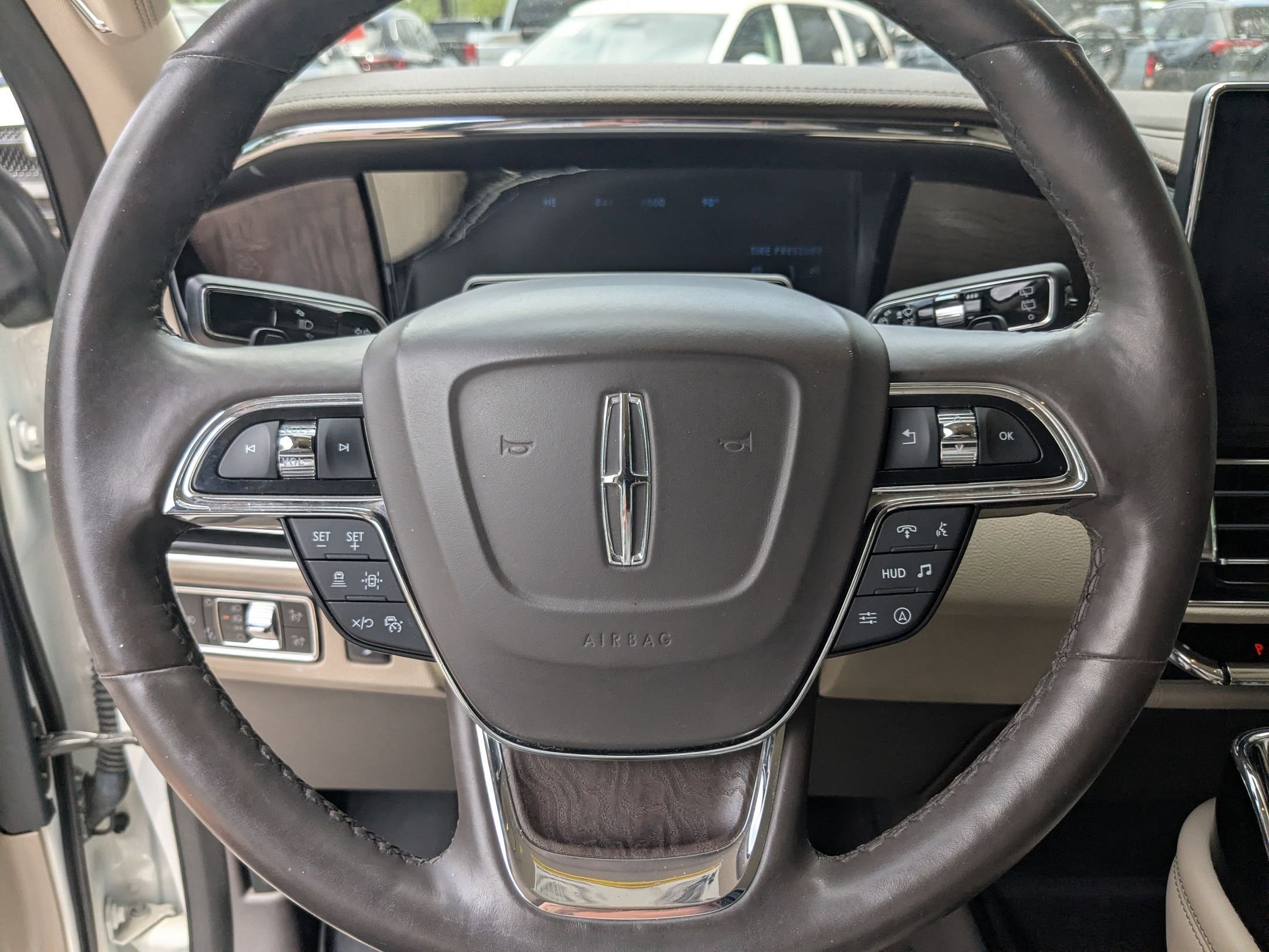 Used 2022 Lincoln Navigator L Reserve RWD image 7