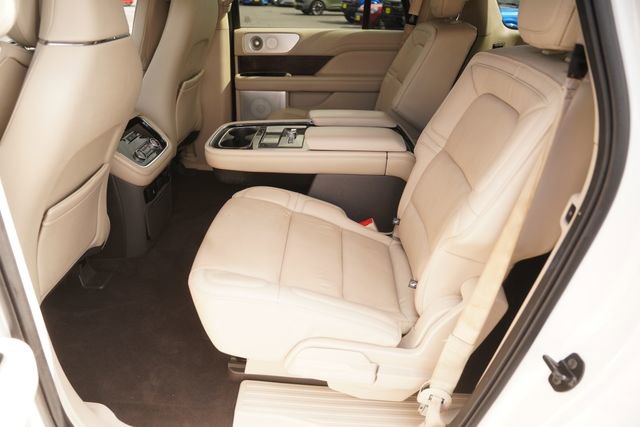 Used 2019 Lincoln Navigator L Reserve image 13