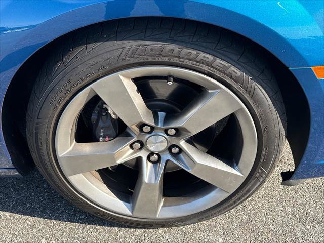 Used 2010 Chevrolet Camaro SS w/ RS Package RWD image 14