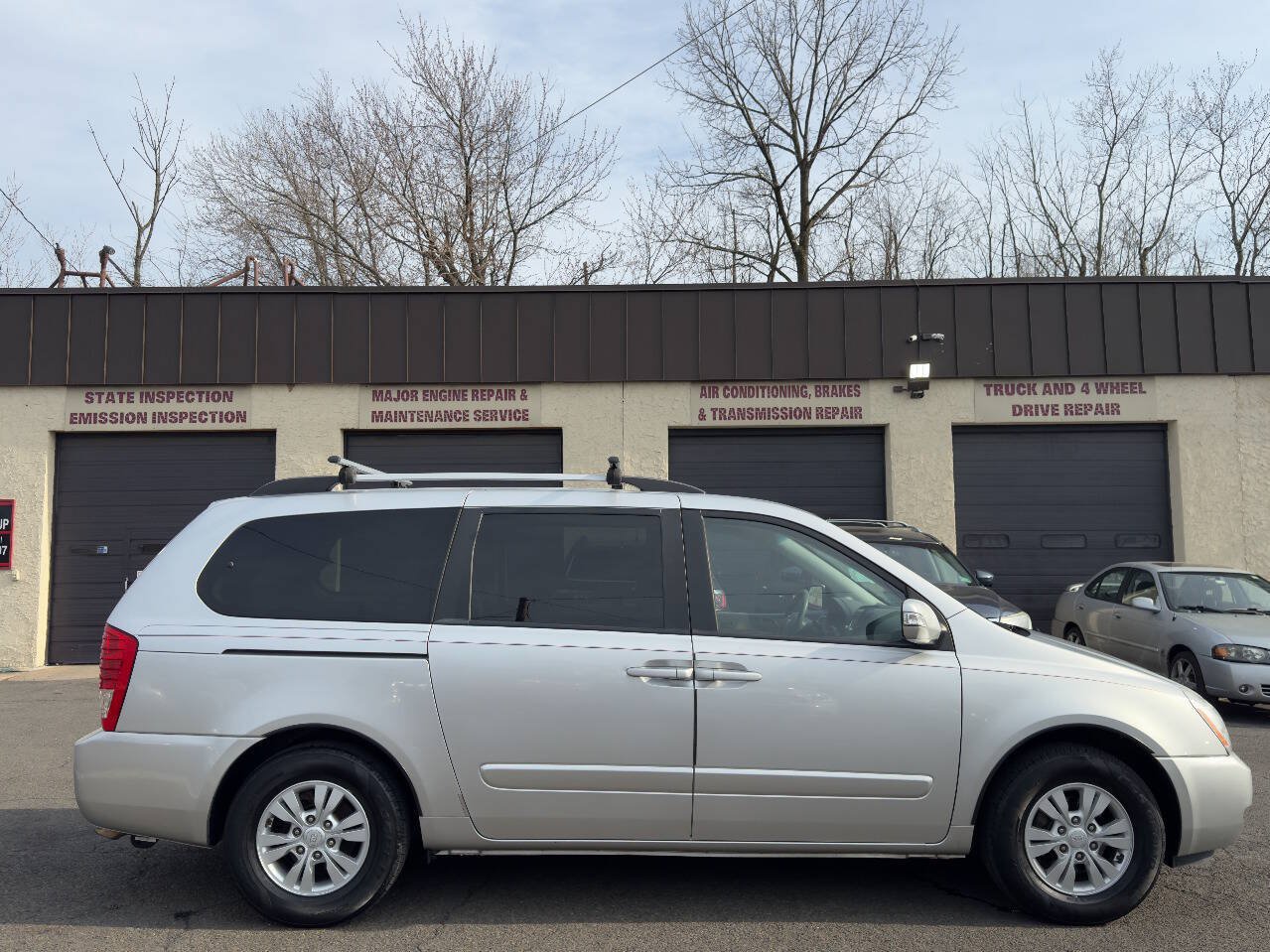 Used 2012 Kia Sedona LX w/ PWR Pkg FWD image 7